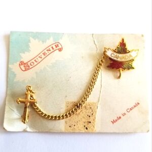 Vintage Canada souvenir pin cross and maple leaf connected by chain gold tone